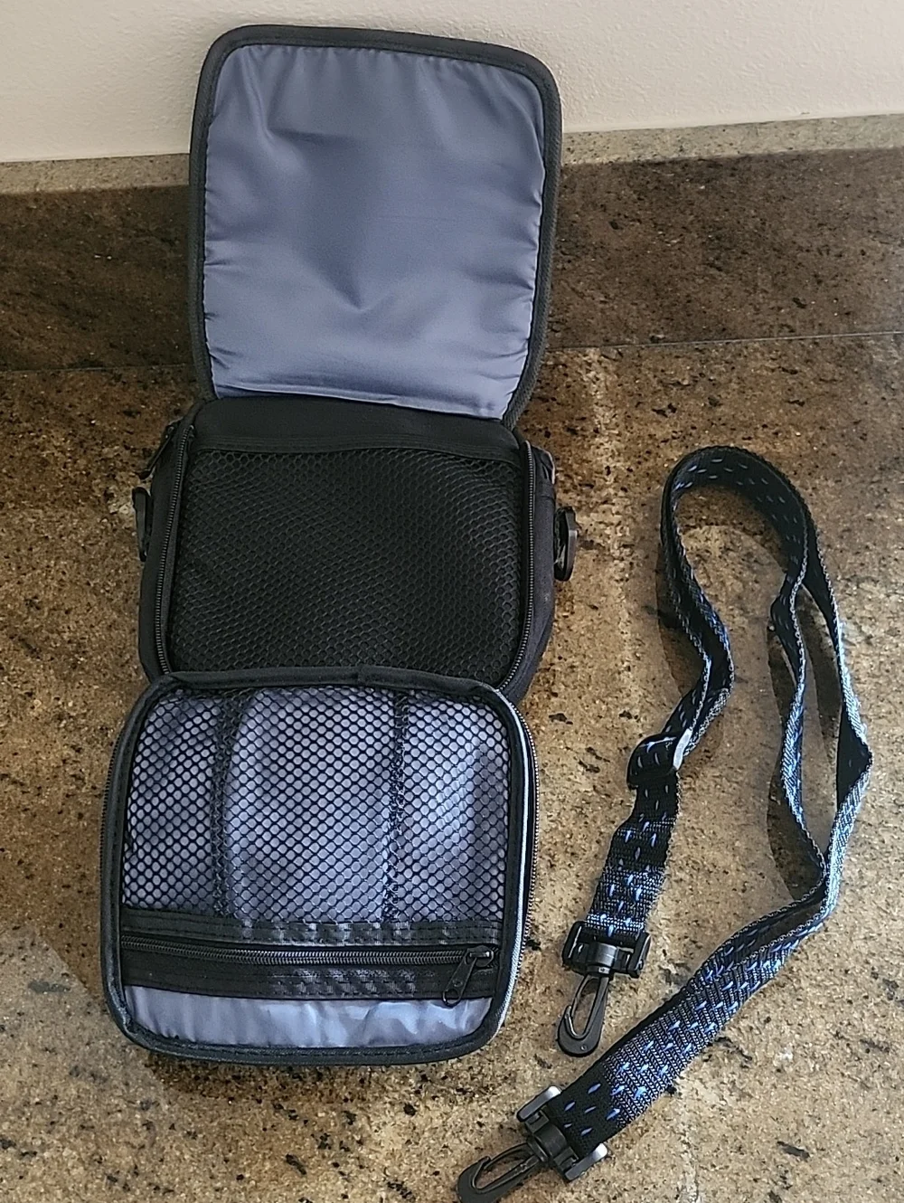 Samsonite branded compact